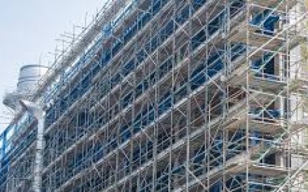 How Do Commercial Scaffolding Services Ensure Compliance in Corby?