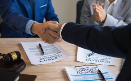 Navigating Complex Deals: The Vital Role of a Mergers and Acquisitions Lawyer